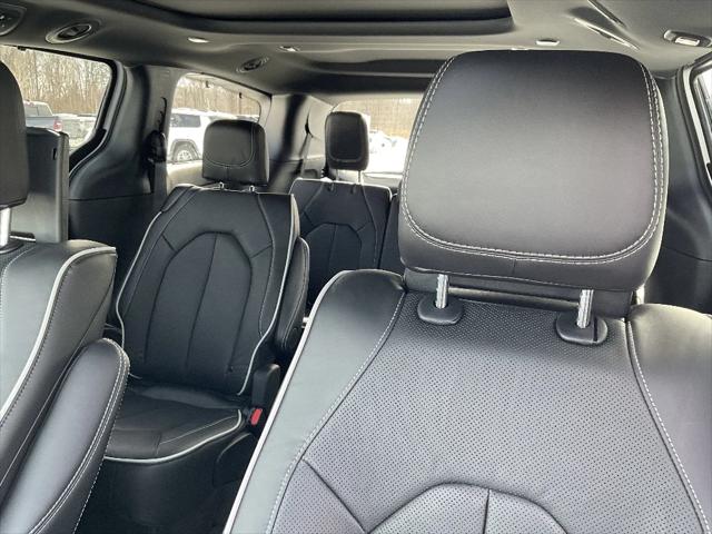 2026 Chrysler Pacifica Limited AWD