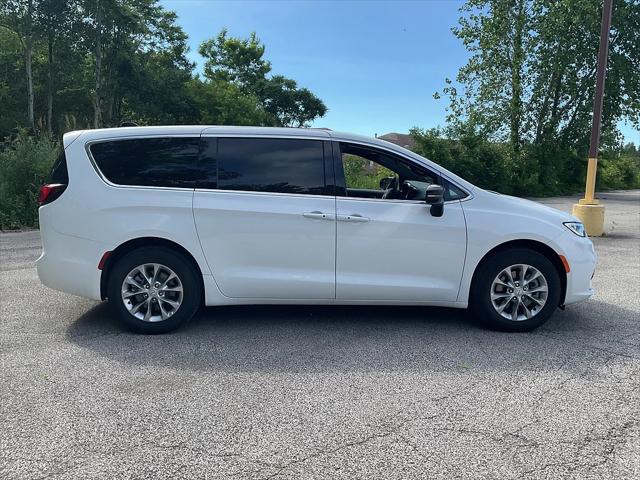 2026 Chrysler Pacifica Limited AWD