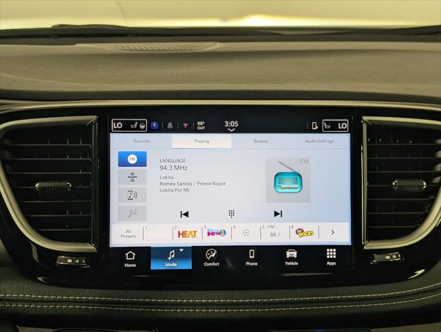 2026 Chrysler Pacifica Select