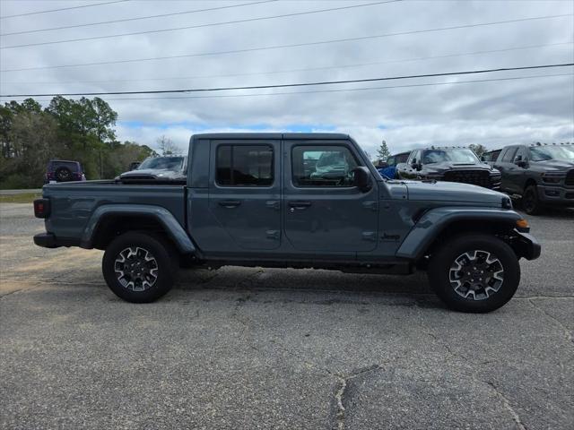 2026 Jeep Gladiator GLADIATOR SAHARA 4X4