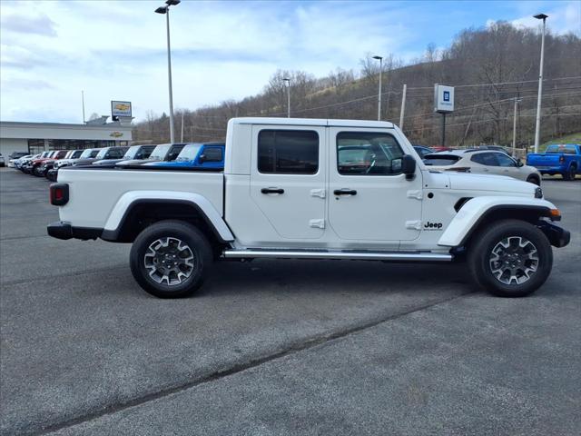 2026 Jeep Gladiator GLADIATOR SAHARA 4X4