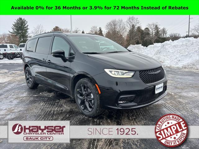 2026 Chrysler Pacifica Select AWD for sale in Sauk City, WI