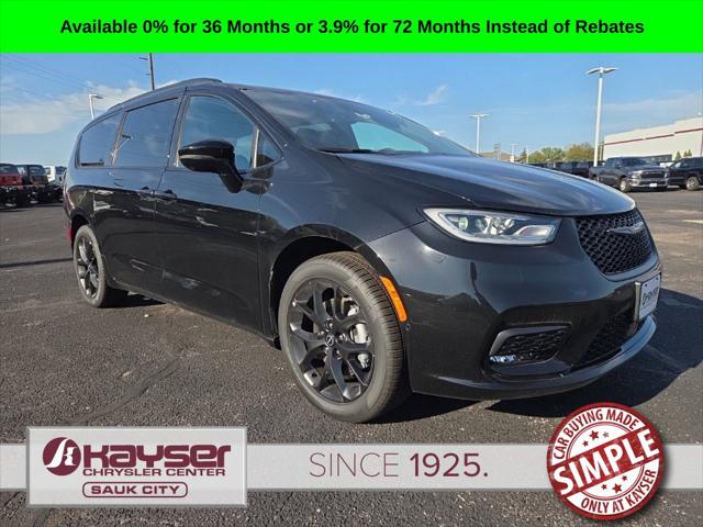2026 Chrysler Pacifica Select AWD for sale in Sauk City, WI