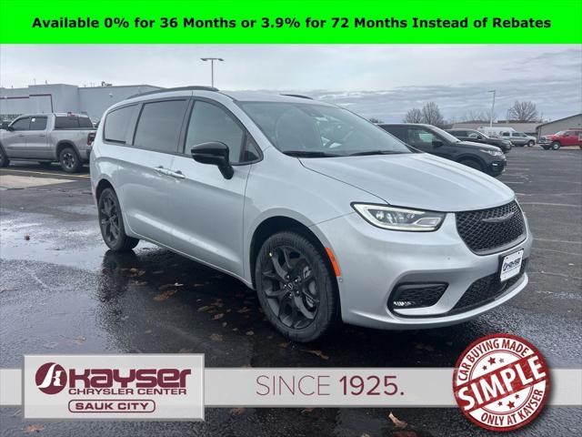 2026 Chrysler Pacifica Select AWD for sale in Sauk City, WI