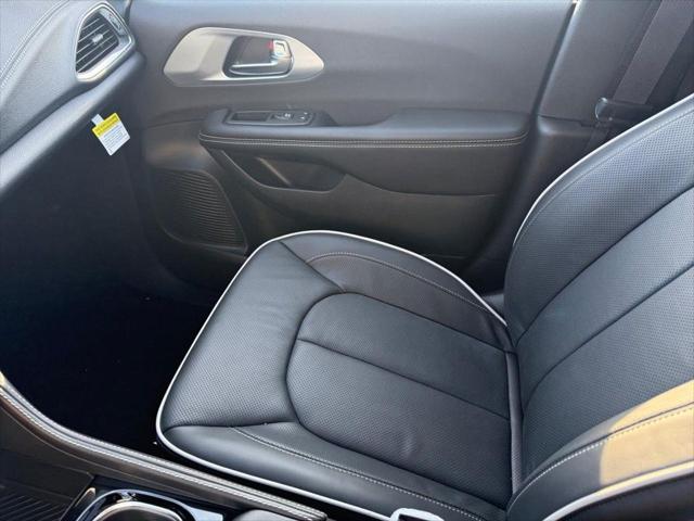 2026 Chrysler Pacifica Limited AWD