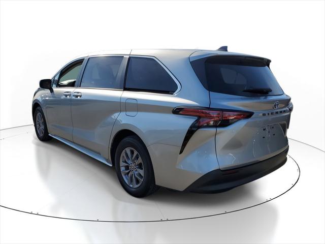 2022 Toyota Sienna LE 2022 Toyota Sienna LE