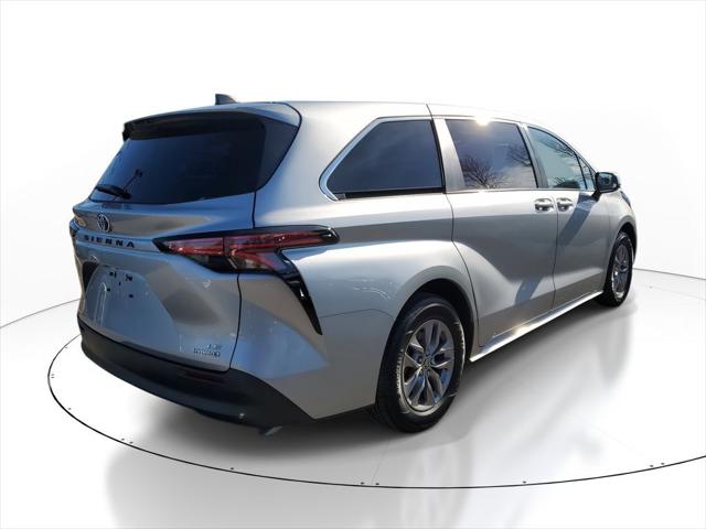 2022 Toyota Sienna LE 2022 Toyota Sienna LE