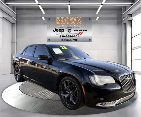 2023 Chrysler 300 Touring L