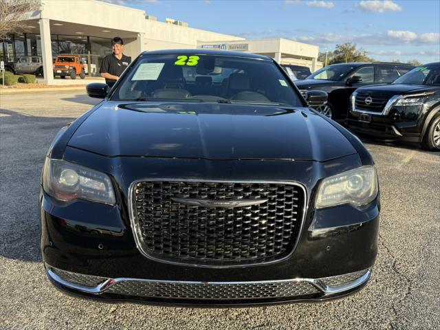 2023 Chrysler 300 Touring L