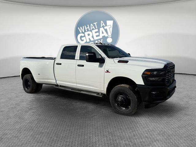 2026 RAM Ram 3500 RAM 3500 TRADESMAN CREW CAB 4X4 8 BOX