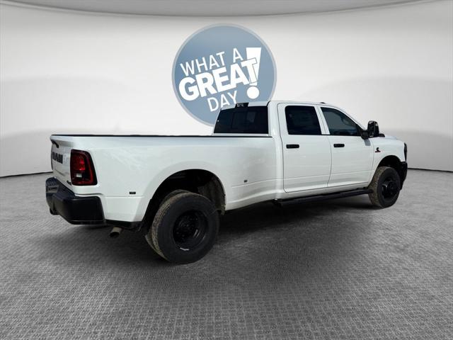 2026 RAM Ram 3500 RAM 3500 TRADESMAN CREW CAB 4X4 8 BOX