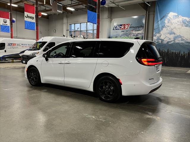 2024 Chrysler Pacifica Hybrid S Appearance Pkg