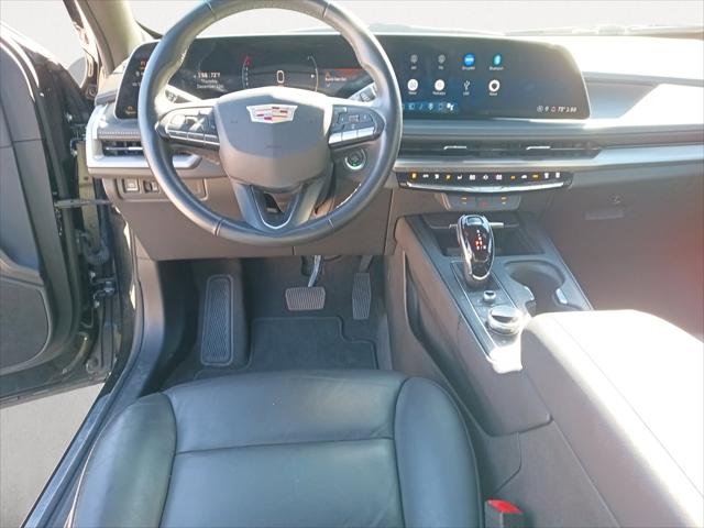 2025 Cadillac XT4 FWD Premium Luxury