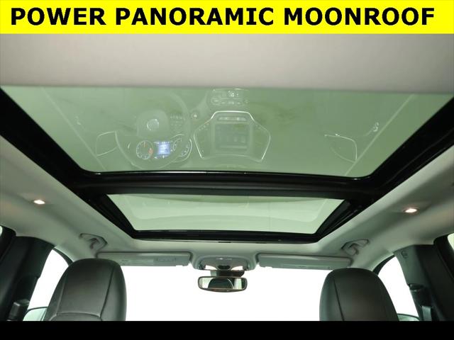 2022 Jeep Cherokee Latitude Lux 4x4 2022 Jeep Cherokee Latitude Lux 4x4