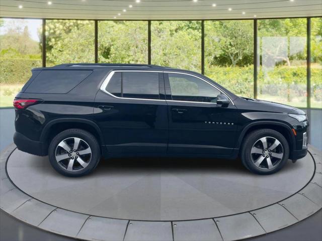 2023 Chevrolet Traverse AWD LT Leather