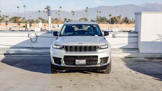 2023 Jeep Grand Cherokee L Laredo 4x4