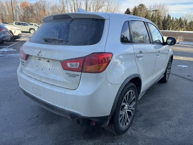 2017 Mitsubishi Outlander Sport 2.0 LE 2017 Mitsubishi Outlander Sport 2.0 LE