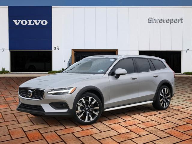 2025 Volvo V60 Cross Country Ultra, B5 AWD Gas (mild hybrid) 2025 Volvo V60 Cross Country Ultra, B5 AWD Gas (mild hybrid)
