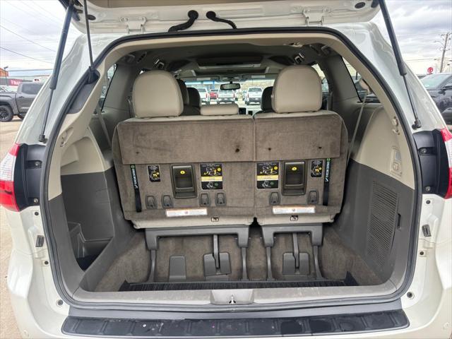 2017 Toyota Sienna XLE Premium 7 Passenger 2017 Toyota Sienna XLE Premium 7 Passenger