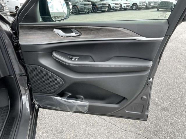 2025 Jeep Grand Cherokee L Limited 4x4