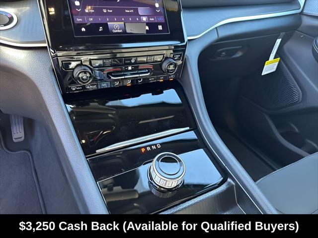 2025 Jeep Grand Cherokee Laredo X 4x2