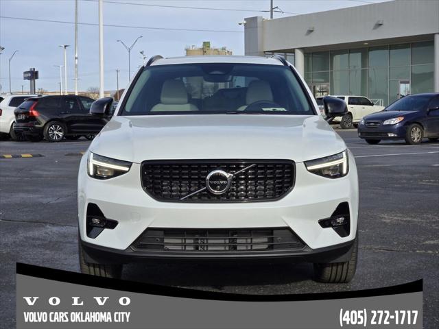 2026 Volvo XC40 Plus, B5 AWD Gas (mild hybrid), Dark
