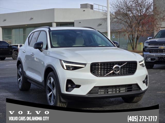 2026 Volvo XC40 Plus, B5 AWD Gas (mild hybrid), Dark