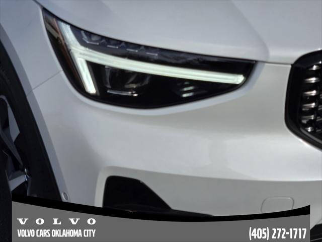 2026 Volvo XC40 Plus, B5 AWD Gas (mild hybrid), Dark