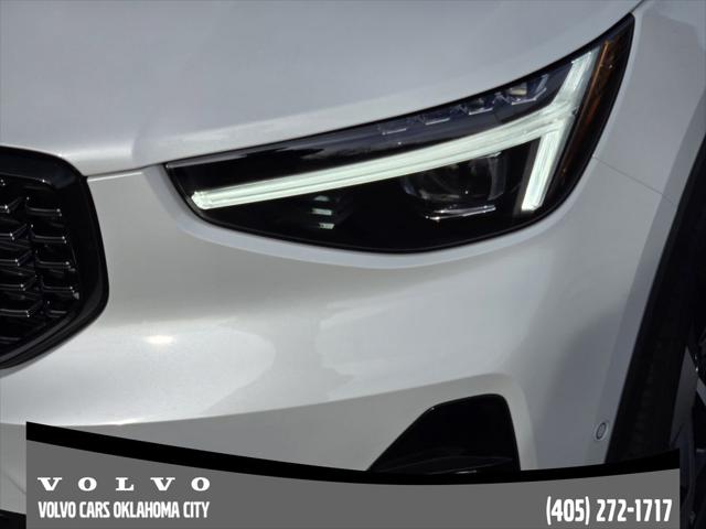 2026 Volvo XC40 Plus, B5 AWD Gas (mild hybrid), Dark
