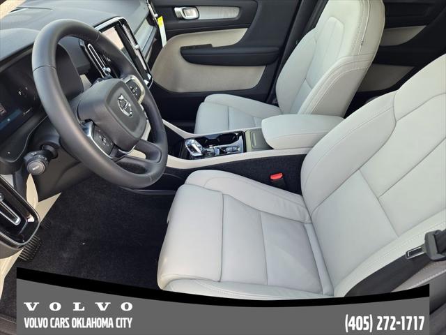 2026 Volvo XC40 Plus, B5 AWD Gas (mild hybrid), Dark