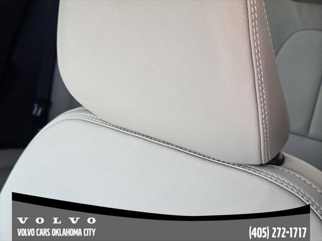 2026 Volvo XC40 Plus, B5 AWD Gas (mild hybrid), Dark