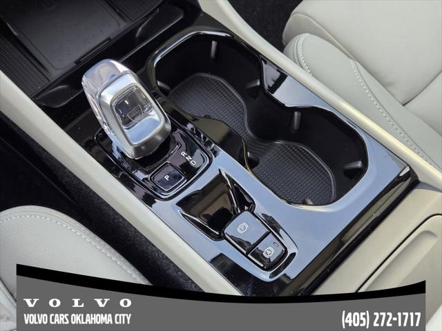 2026 Volvo XC40 Plus, B5 AWD Gas (mild hybrid), Dark