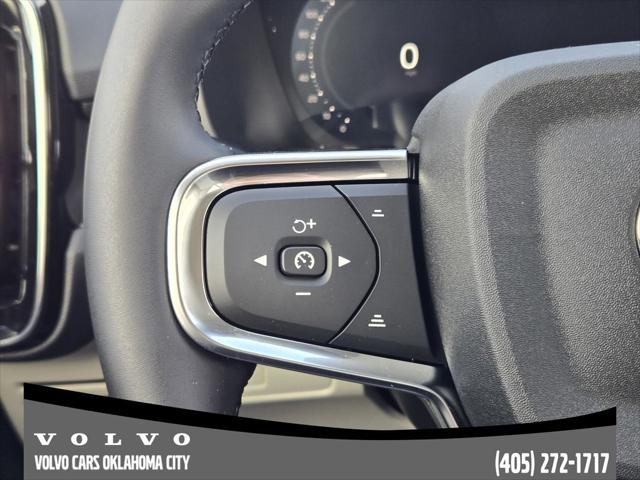 2026 Volvo XC40 Plus, B5 AWD Gas (mild hybrid), Dark