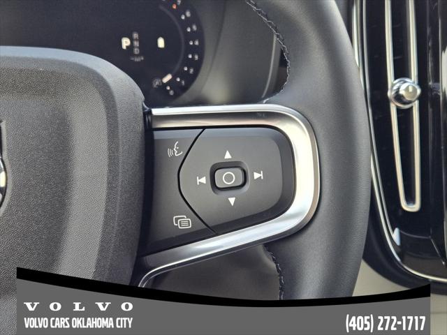 2026 Volvo XC40 Plus, B5 AWD Gas (mild hybrid), Dark