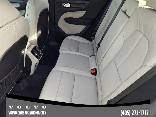 2026 Volvo XC40 Plus, B5 AWD Gas (mild hybrid), Dark