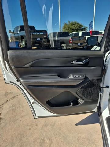 2023 Jeep Grand Cherokee L Altitude 4x4