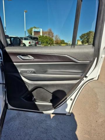 2023 Jeep Grand Cherokee L Altitude 4x4