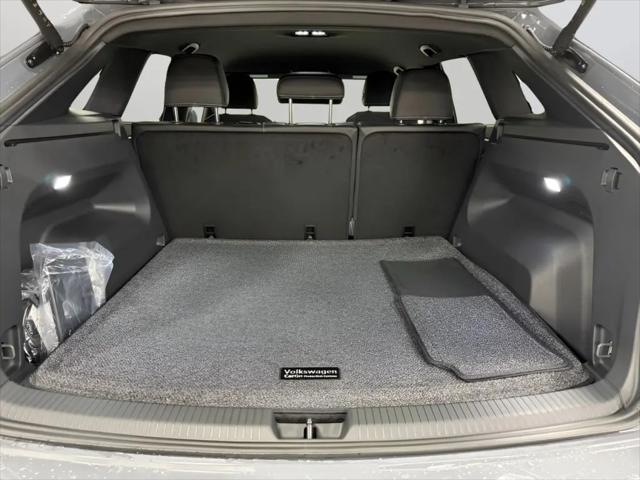 2026 Volkswagen Atlas Cross Sport SE with Technology