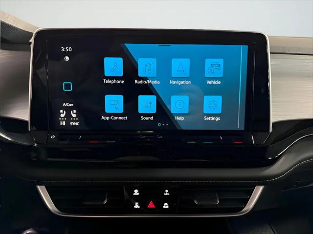 2026 Volkswagen Atlas Cross Sport SE with Technology