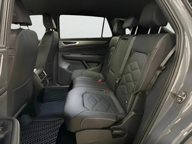 2026 Volkswagen Atlas Cross Sport SE with Technology