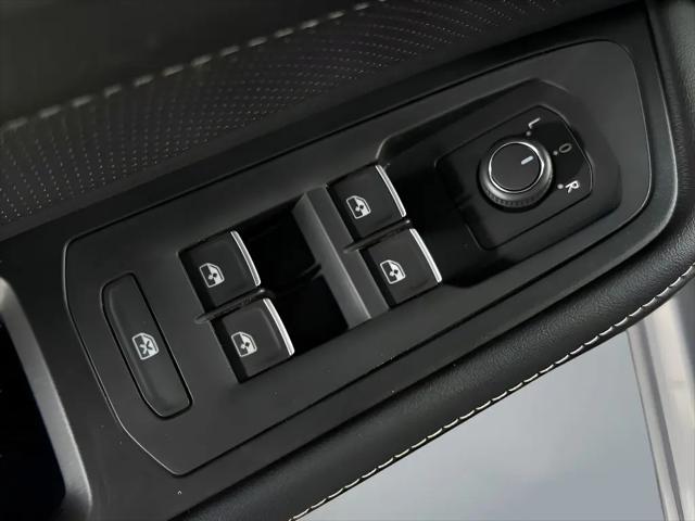 2026 Volkswagen Atlas Cross Sport SE with Technology