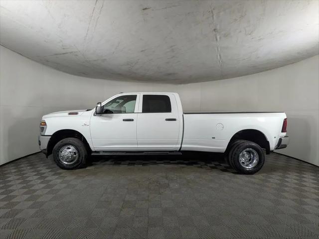 2026 Ram 3500 Tradesman Crew Cab 4x4 8' Box