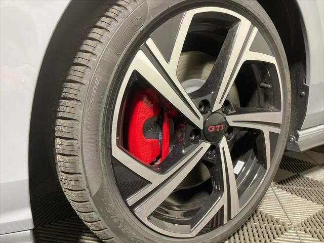 2026 Volkswagen Golf GTI SE