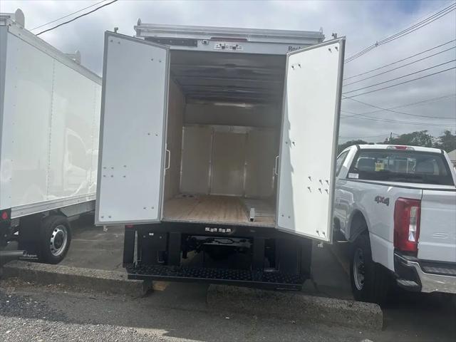 2024 Ford Transit Cutaway T-350