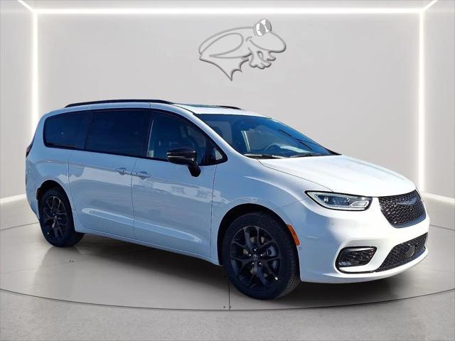 2026 Chrysler Pacifica Limited AWD