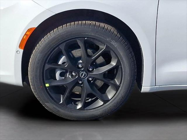 2026 Chrysler Pacifica Limited AWD