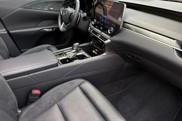 2025 Lexus RX 450h+ Luxury