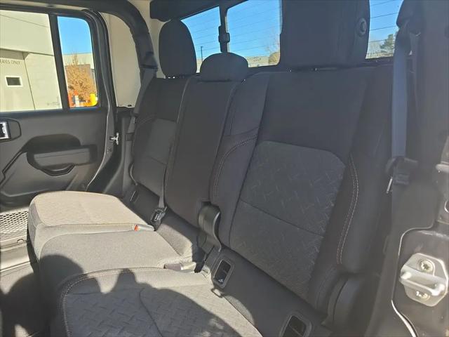 2026 Jeep Gladiator Sport