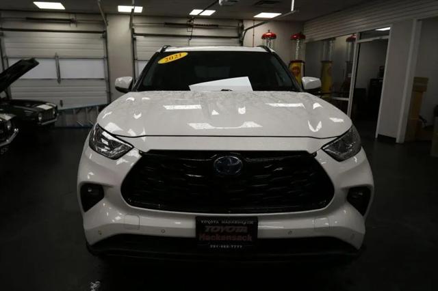 2021 Toyota Highlander Hybrid Platinum