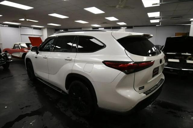 2021 Toyota Highlander Hybrid Platinum